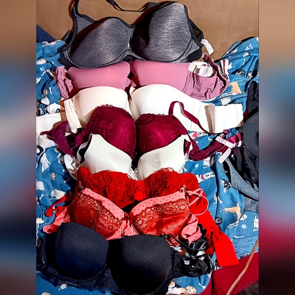 Bras - Picture 1 of 2